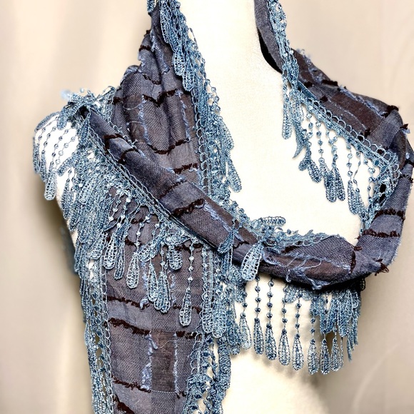 Scarf with blue fringes linen polyester mix - Picture 1 of 9